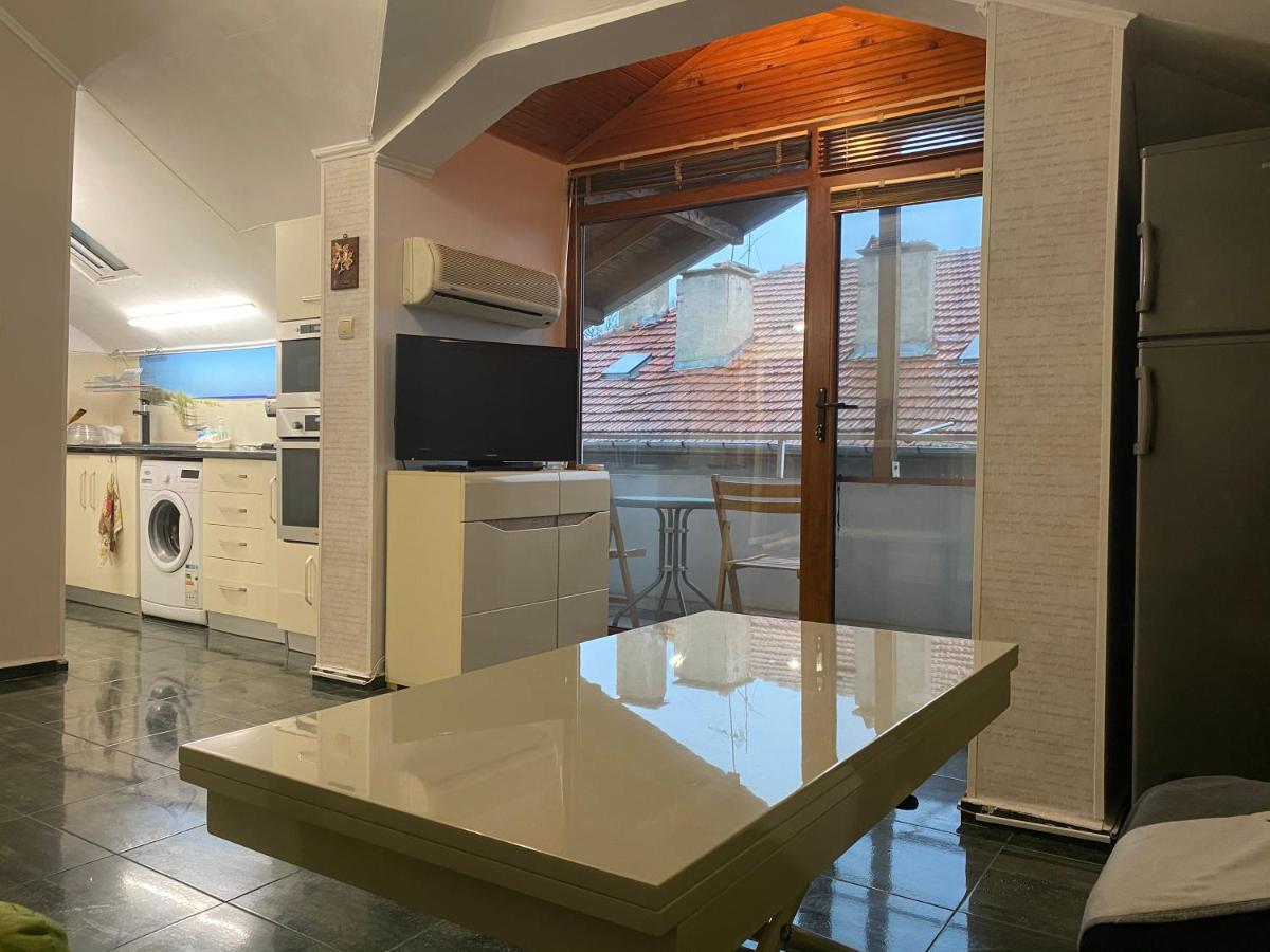 Lucy Apartament Apartment Burgas Bagian luar foto