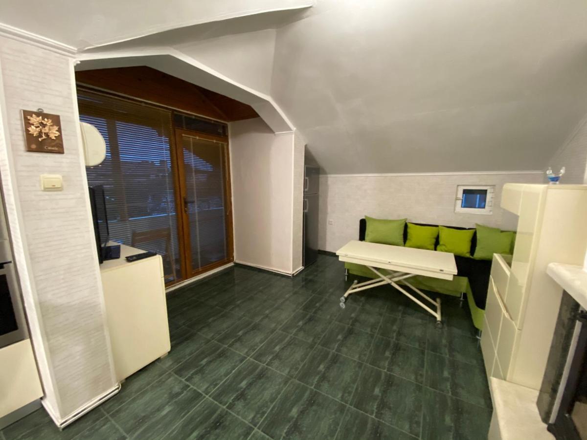 Lucy Apartament Apartment Burgas Bagian luar foto