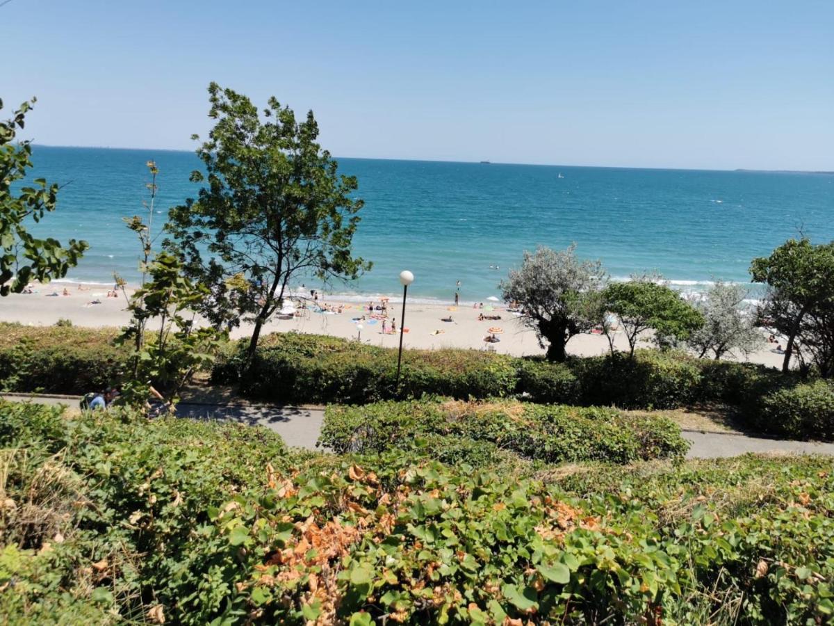 Lucy Apartament Apartment Burgas Bagian luar foto