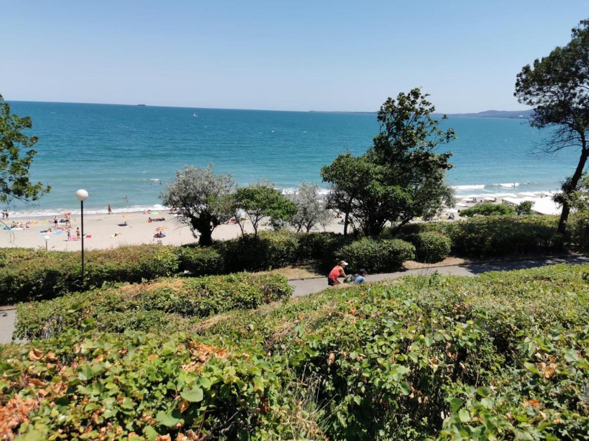 Lucy Apartament Apartment Burgas Bagian luar foto