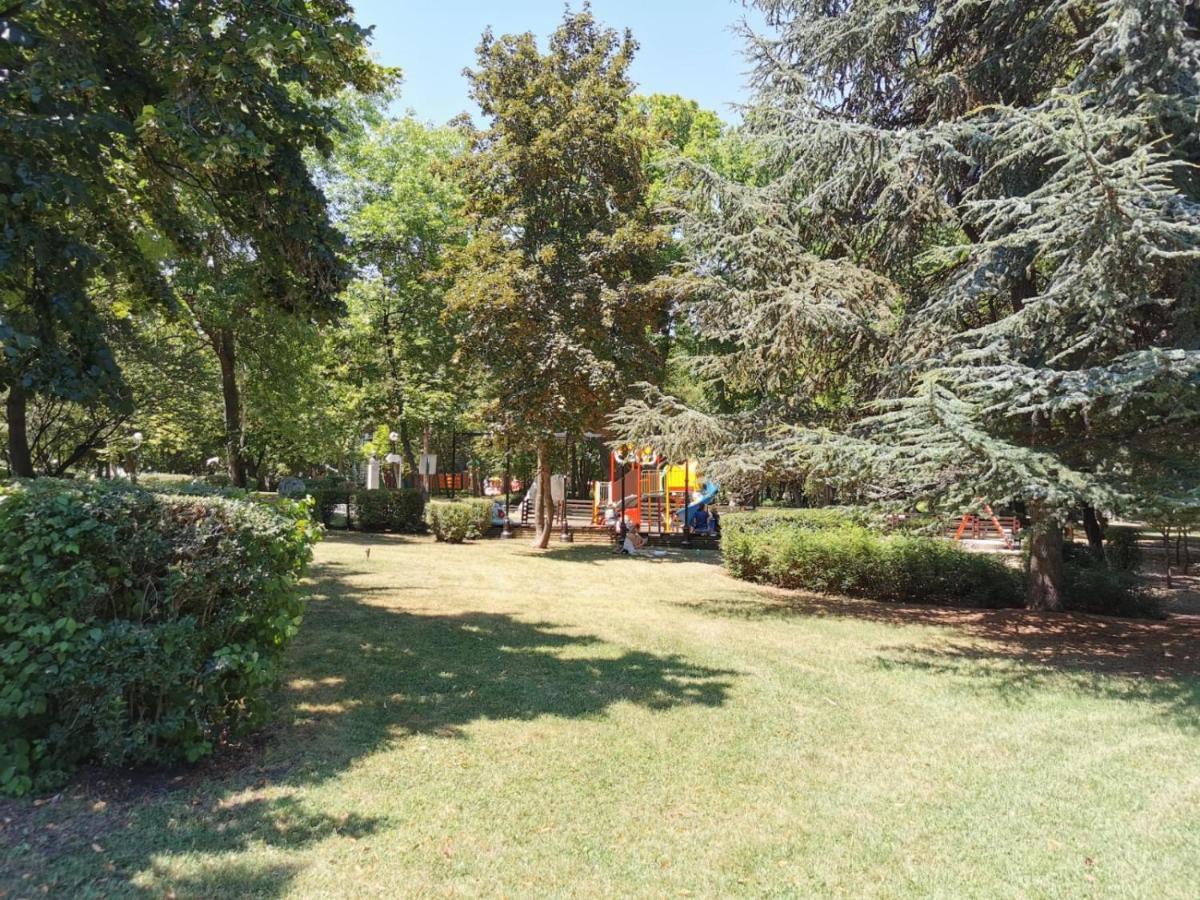 Lucy Apartament Apartment Burgas Bagian luar foto